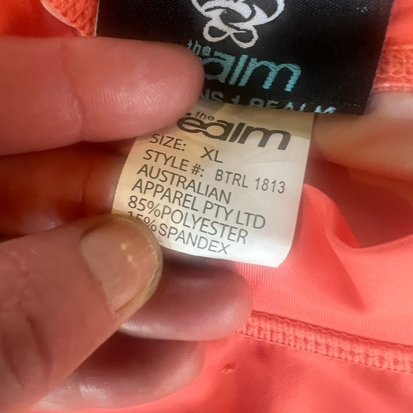 Realm ladies, rash, guard, sun, shirt, excellent condition, XL - Picture 6 of 9